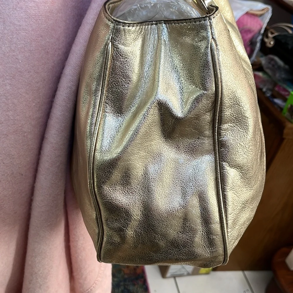 Michael Kors  shoulder bag   gold metallic leather  Gold tone hardw EUC